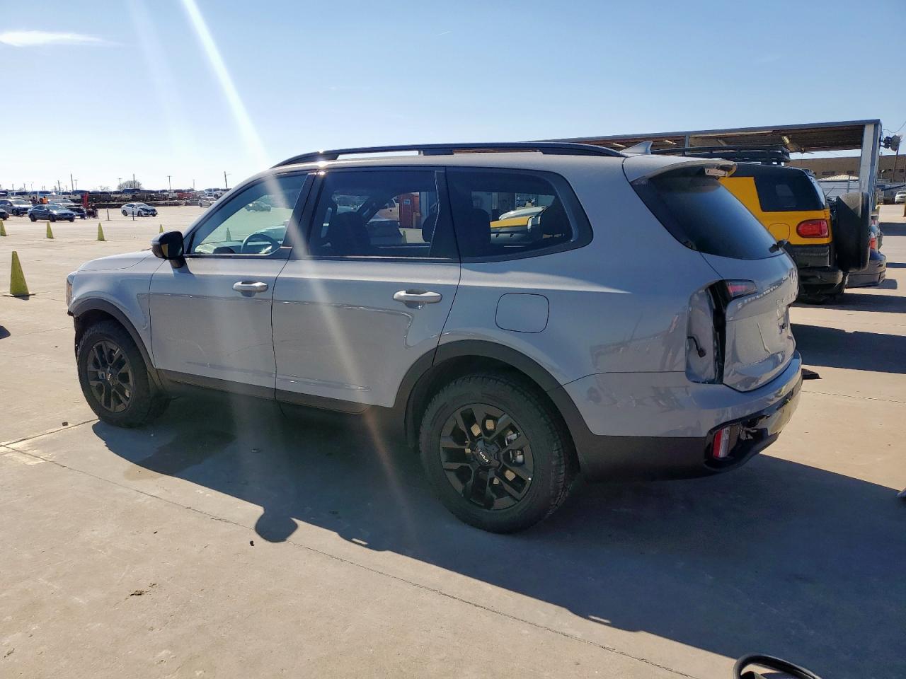 2024 Kia Telluride - Image 2