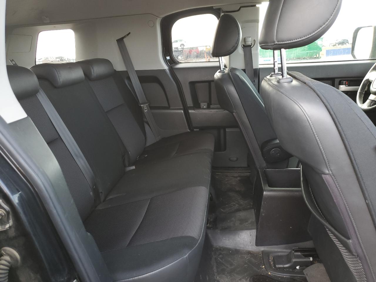 2008 Toyota FJ Cruiser - Image 11