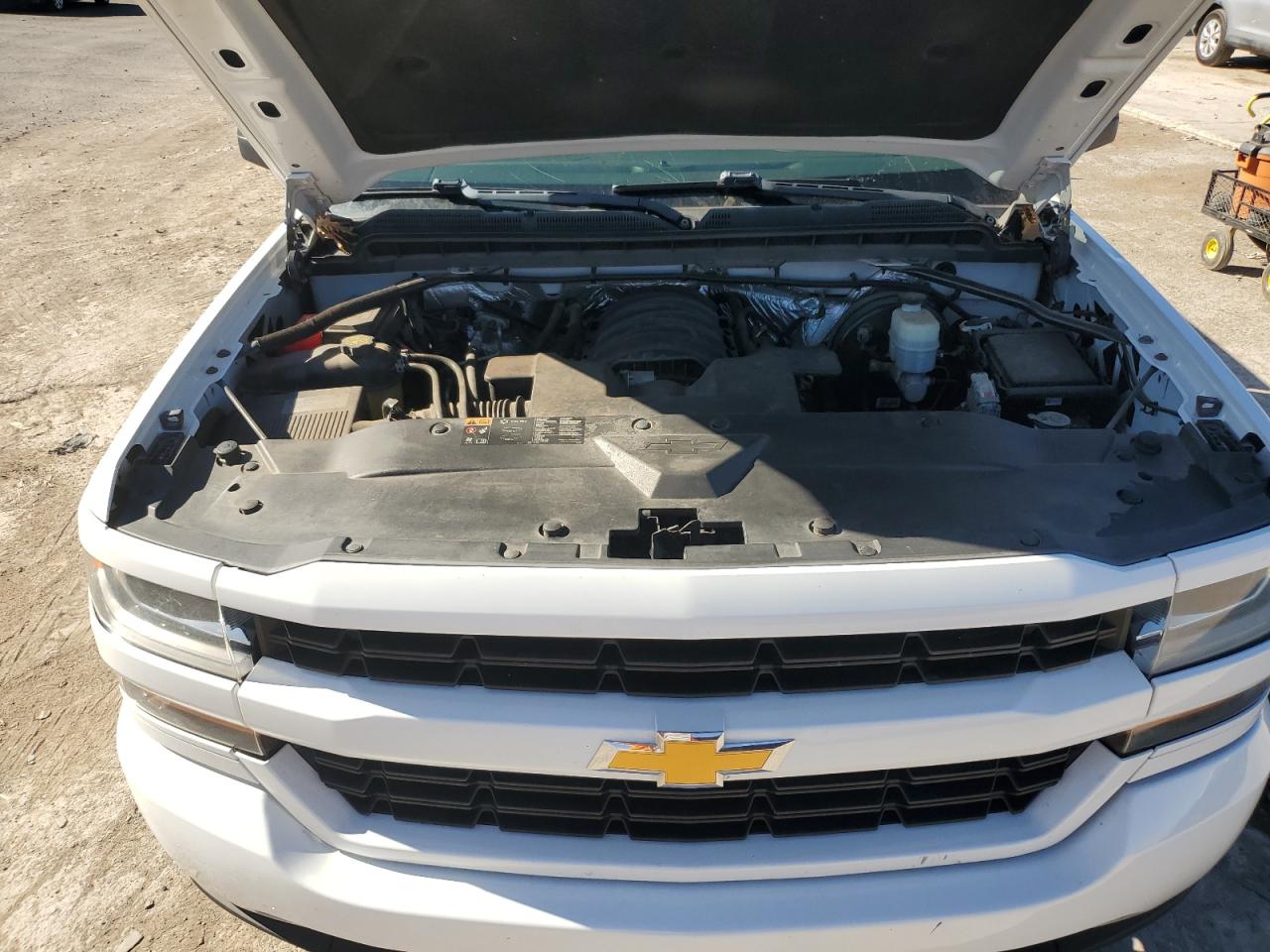 2016 Chevrolet Silverado - Image 11