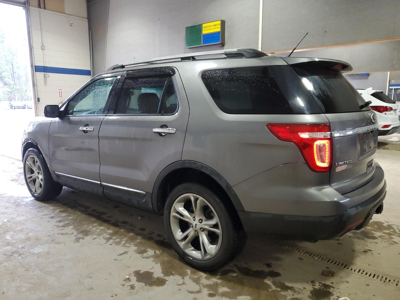 2013 Ford Explorer - Image 2