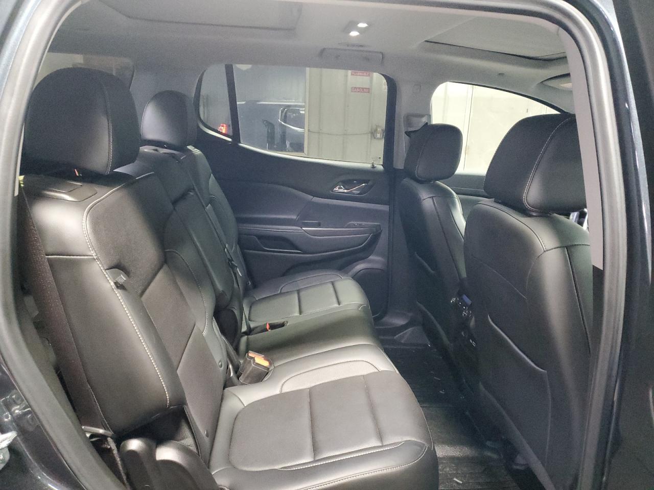 2020 GMC Acadia - Image 11