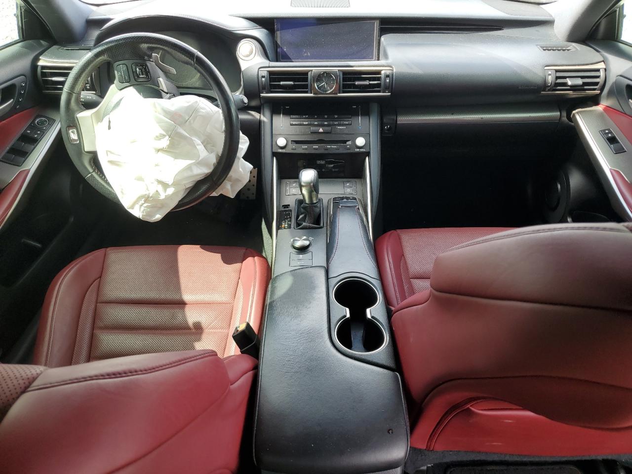 2018 Lexus IS - Image 8