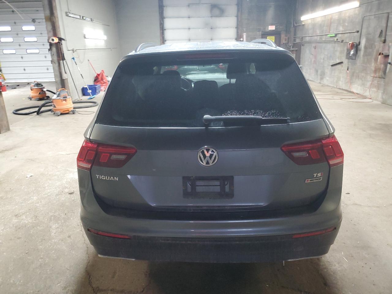 2018 Volkswagen Tiguan - Image 6