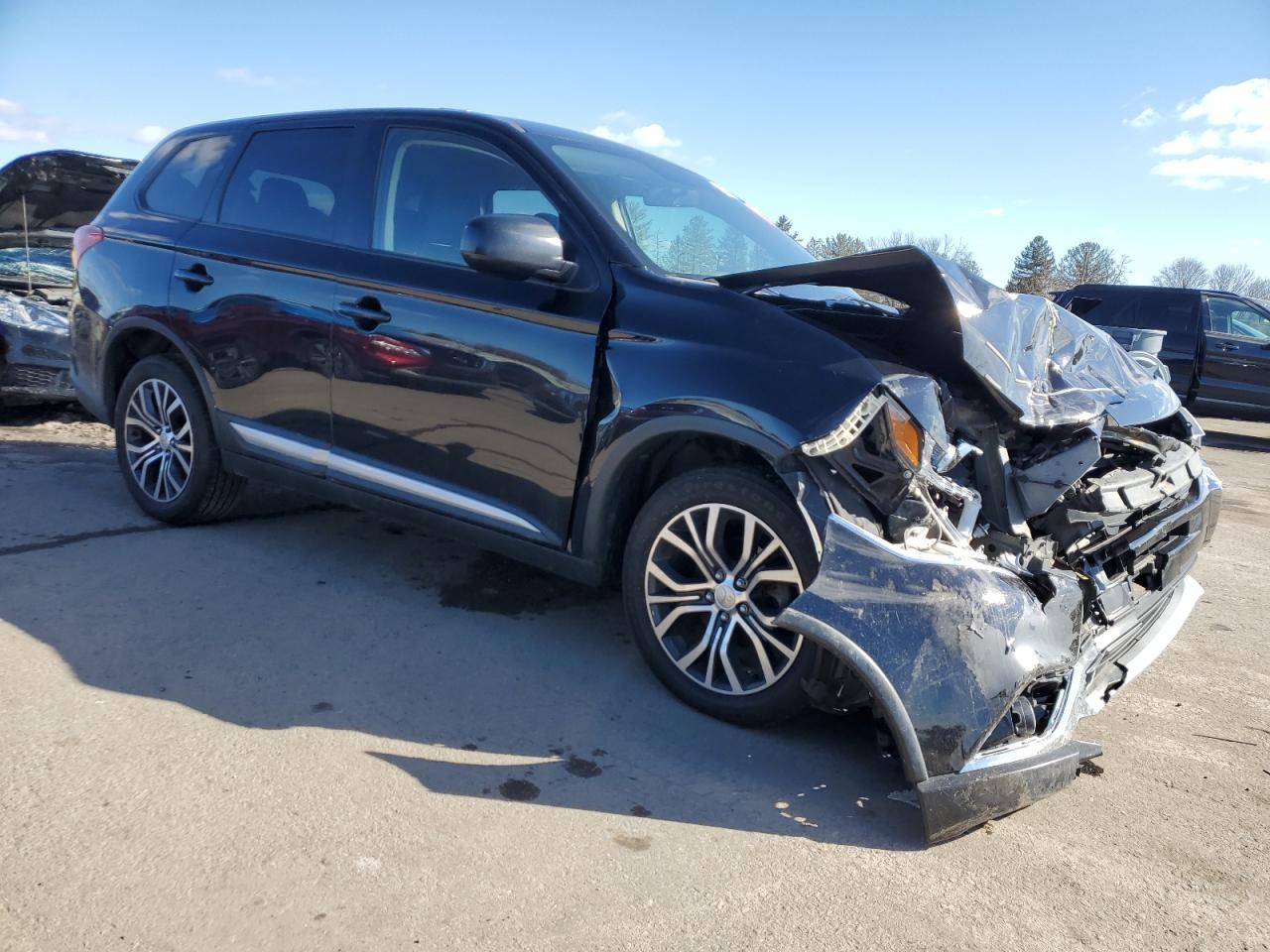 2018 Mitsubishi Outlander - Image 4
