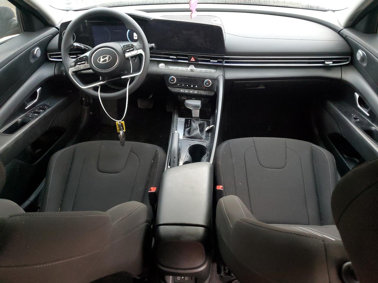 2024 Hyundai Elantra - Image 8