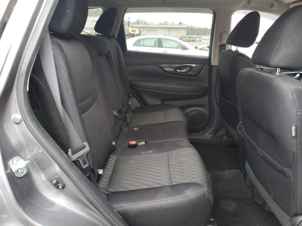2018 Nissan Rogue - Image 11