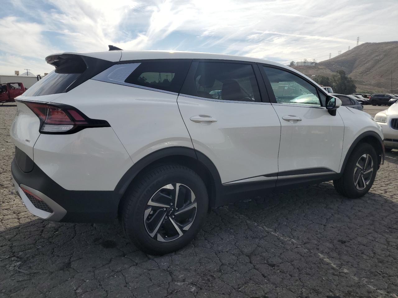 2023 Kia Sportage - Image 3