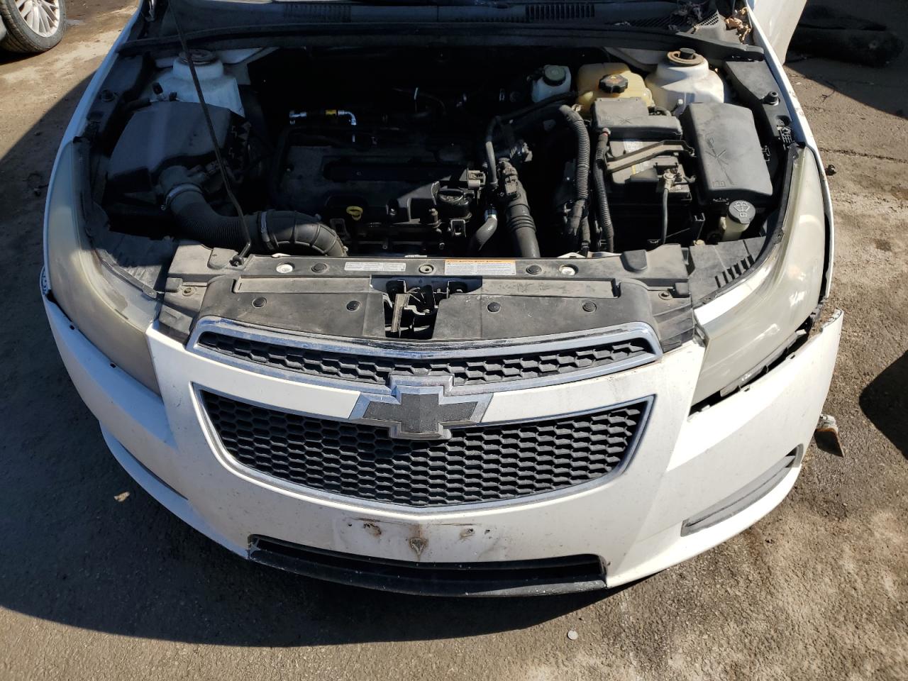 2013 Chevrolet Cruze - Image 13