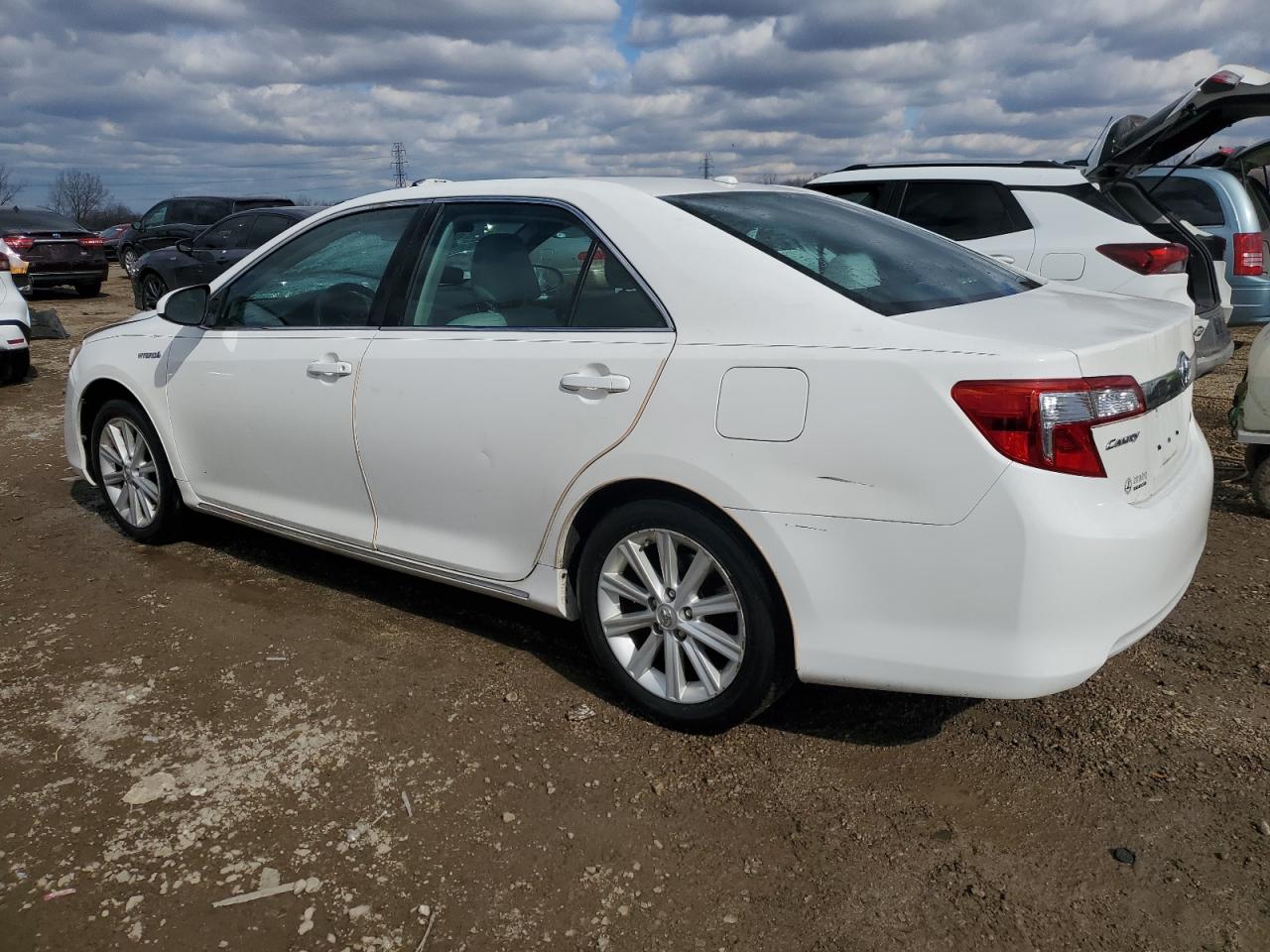 2014 Toyota Camry - Image 2
