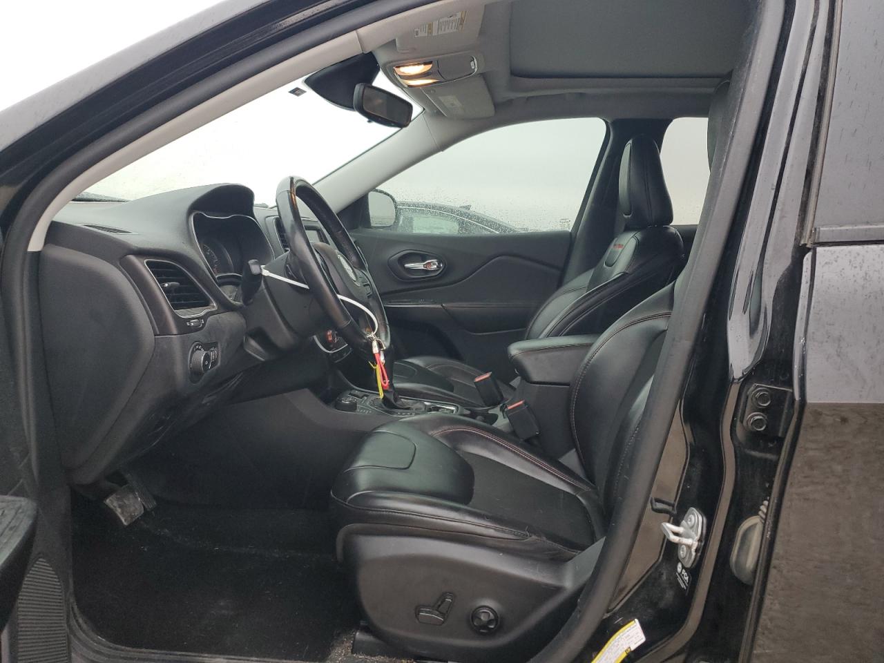 2021 Jeep Cherokee - Image 7
