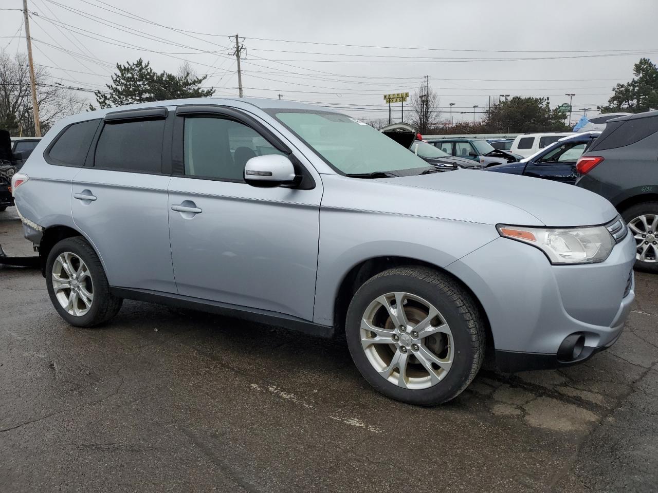 2014 Mitsubishi Outlander - Image 4