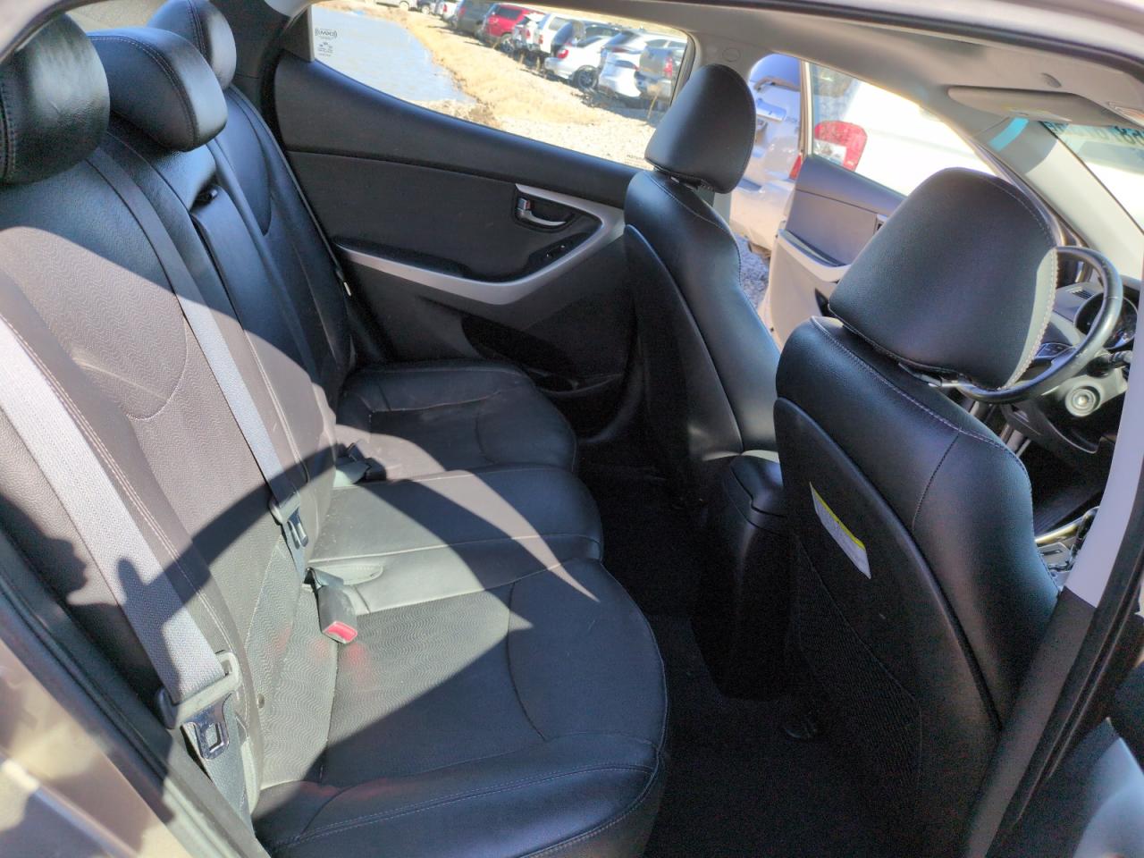 2013 Hyundai Elantra - Image 10