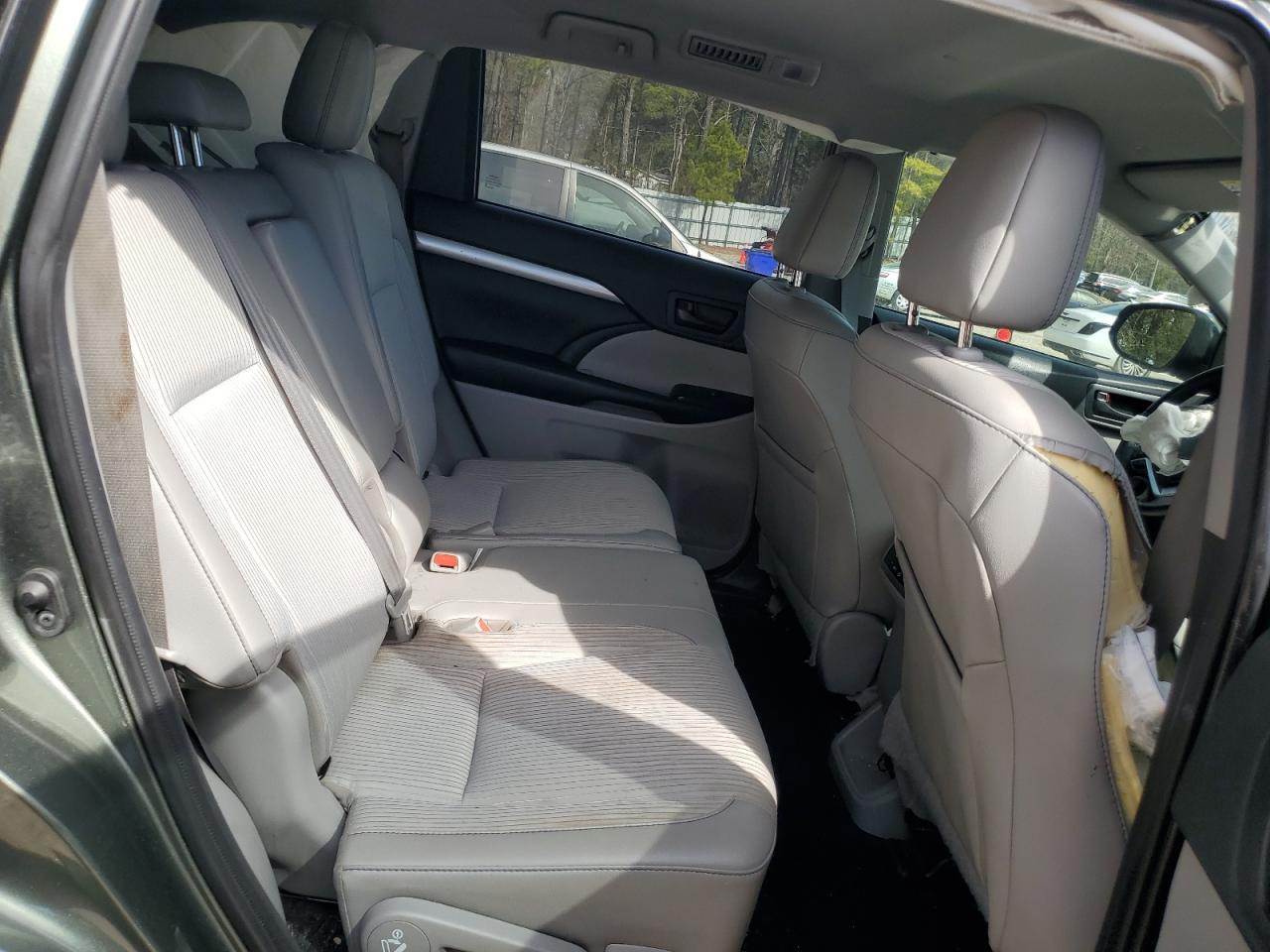 2019 Toyota Highlander - Image 11