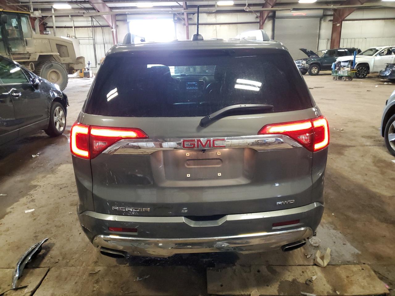 2017 GMC Acadia - Image 6