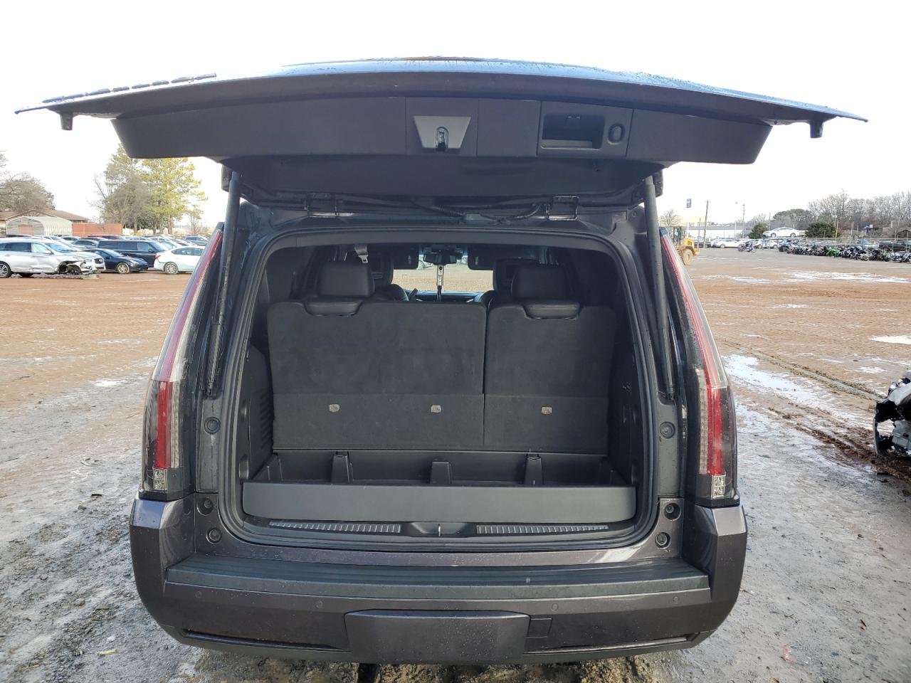 2016 Cadillac Escalade - Image 6
