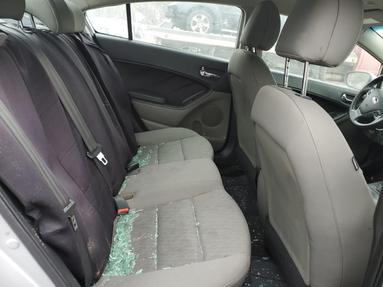 2016 Kia Forte - Image 10