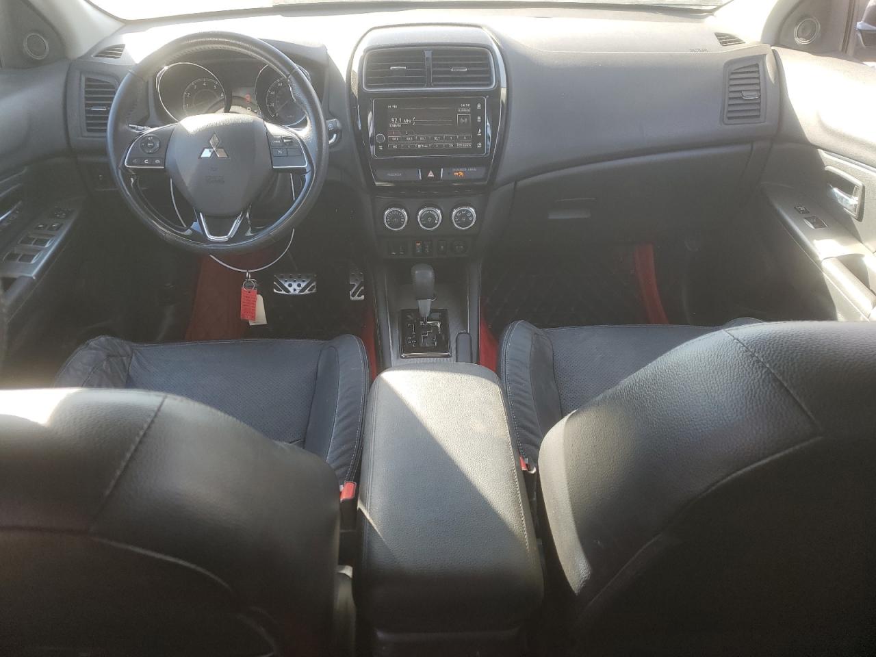 2018 Mitsubishi Outlander - Image 8