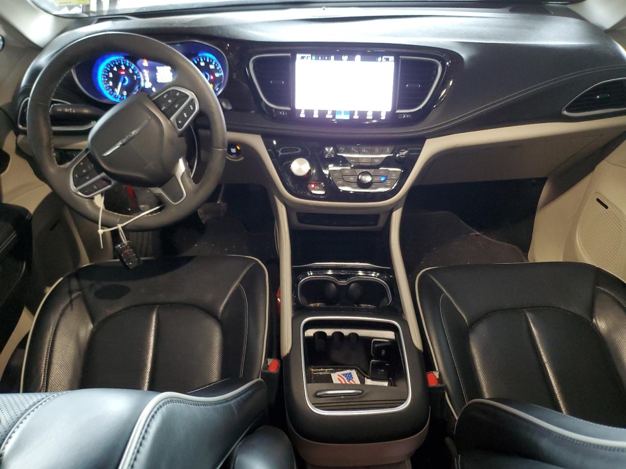 2022 Chrysler Pacifica - Image 8