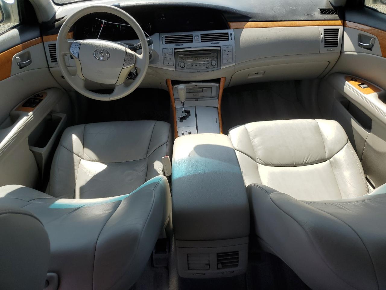 2006 Toyota Avalon - Image 8