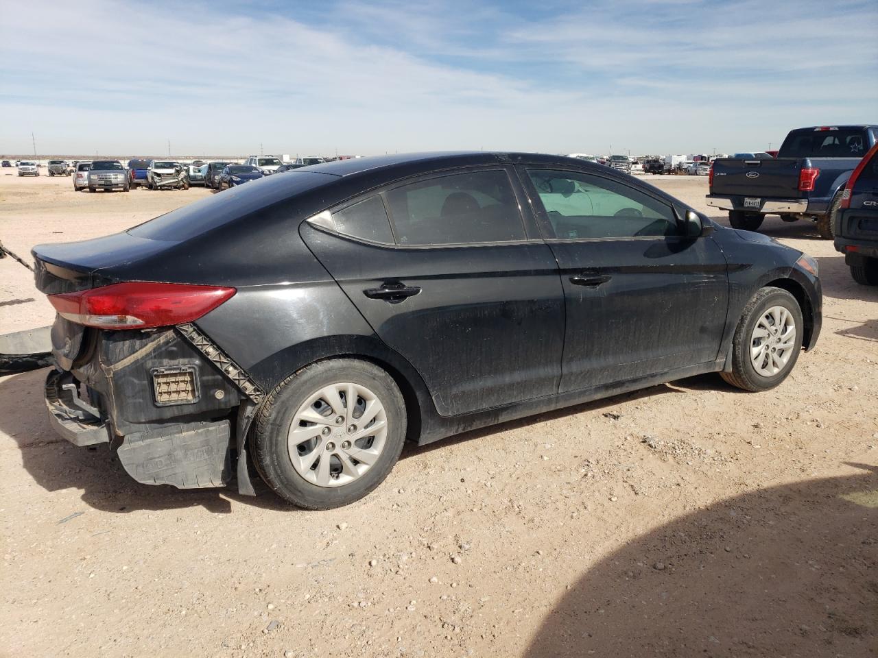 2018 Hyundai Elantra - Image 3