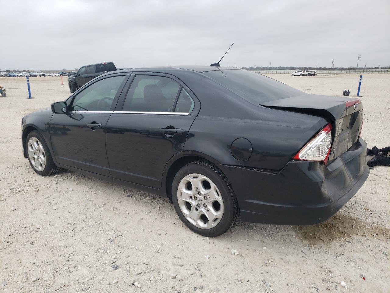 2010 Ford Fusion - Image 2