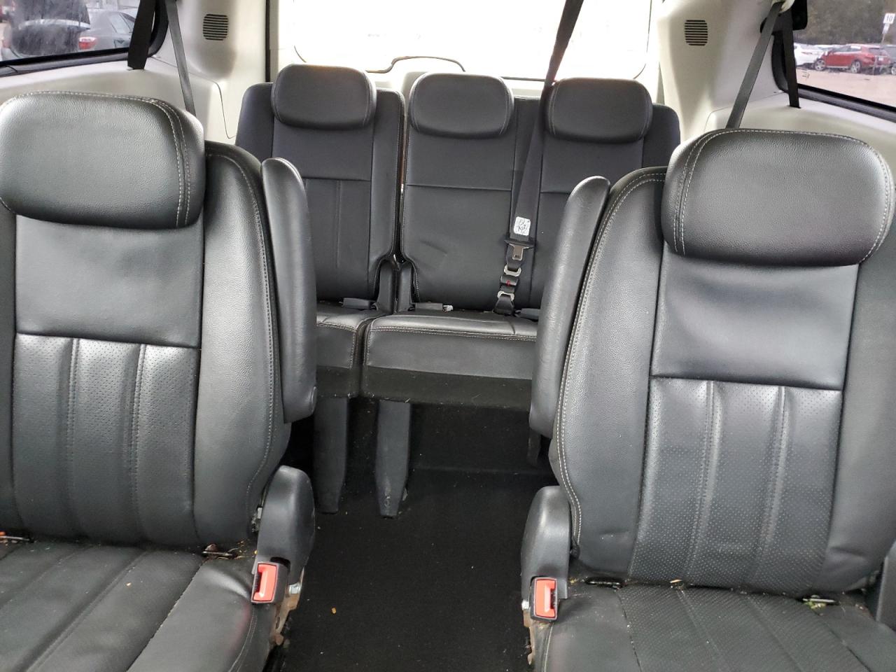 2009 Dodge Caravan - Image 10