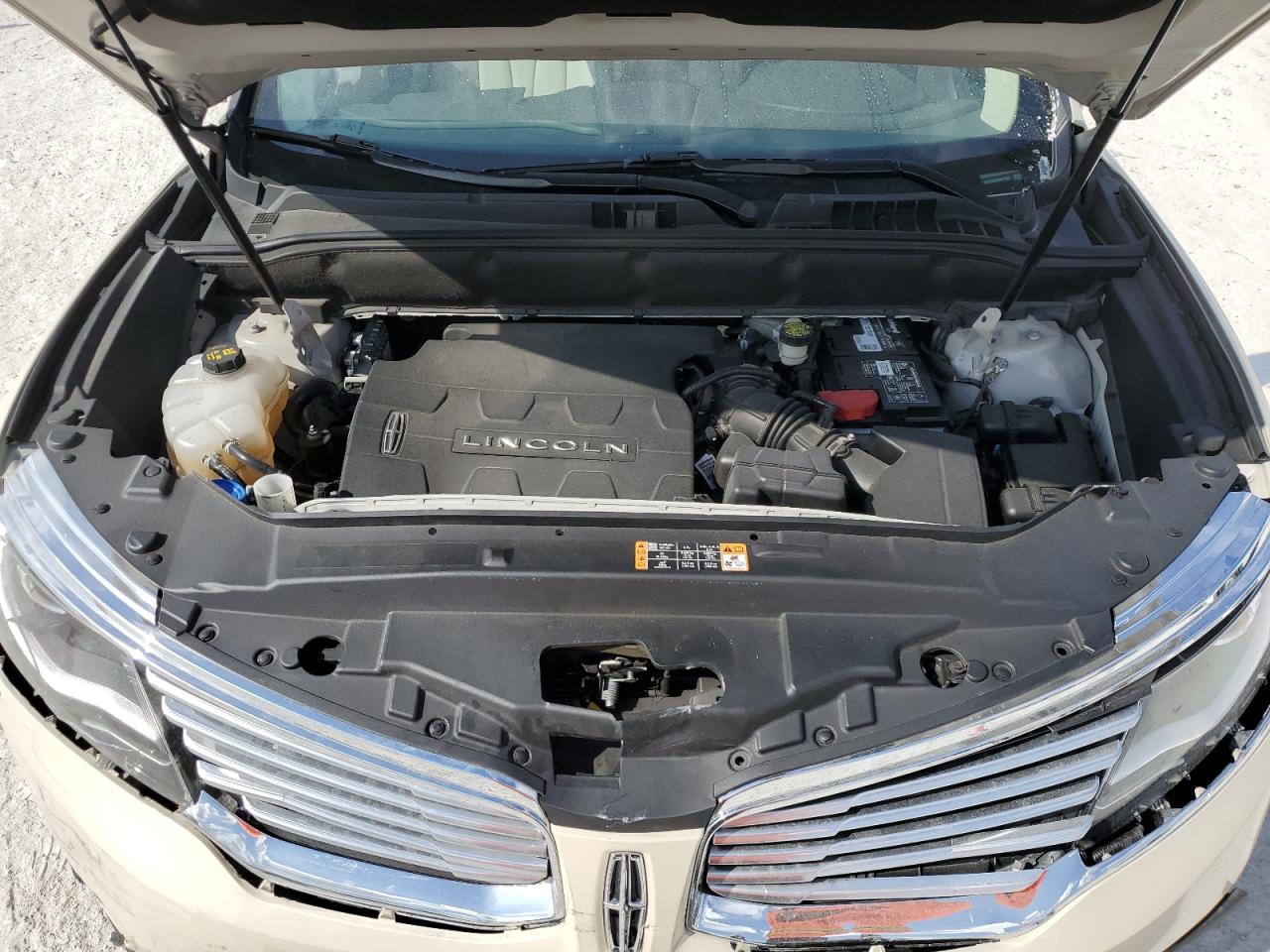 2016 Lincoln MKX - Image 13