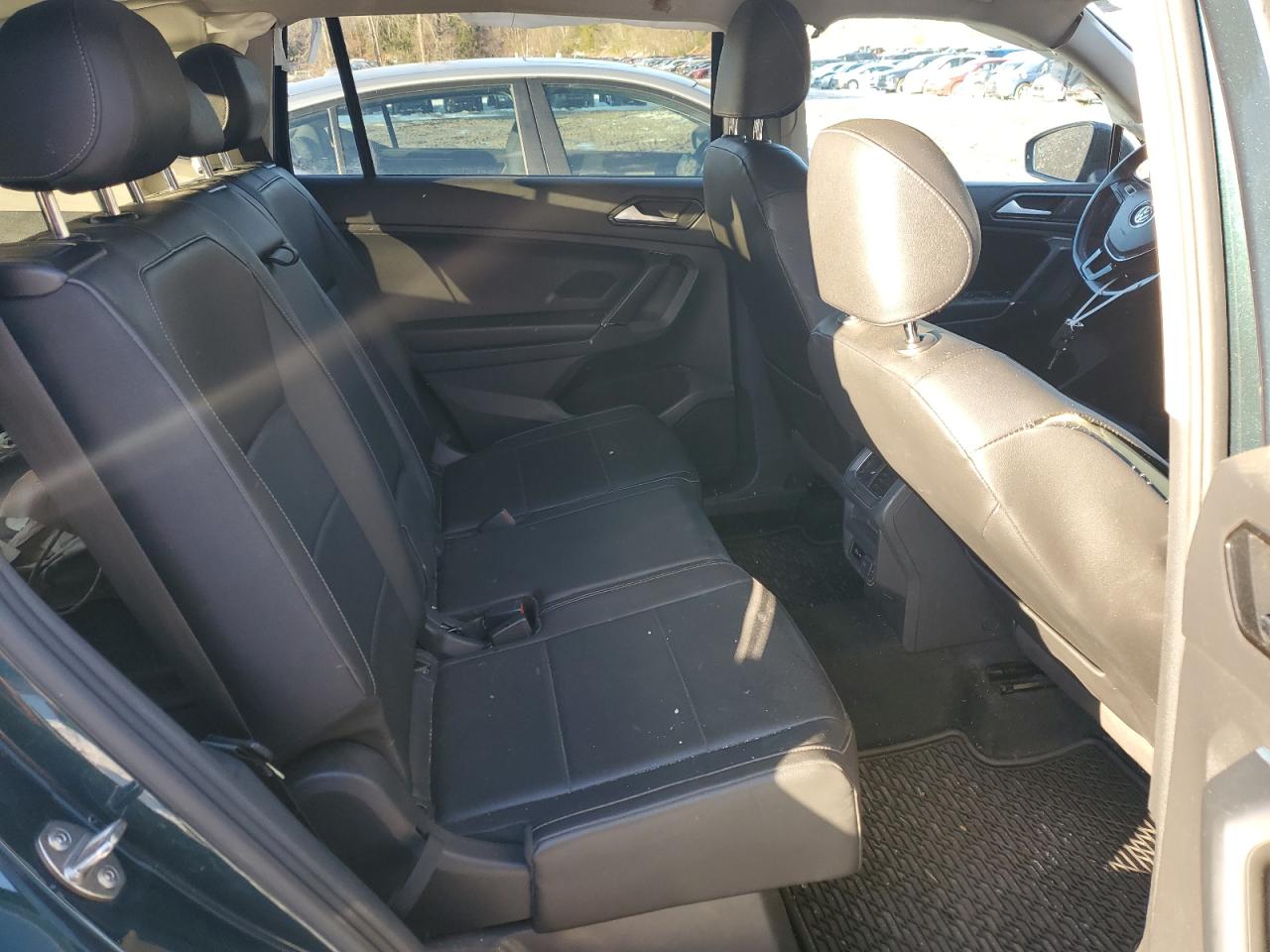 2018 Volkswagen Tiguan - Image 10