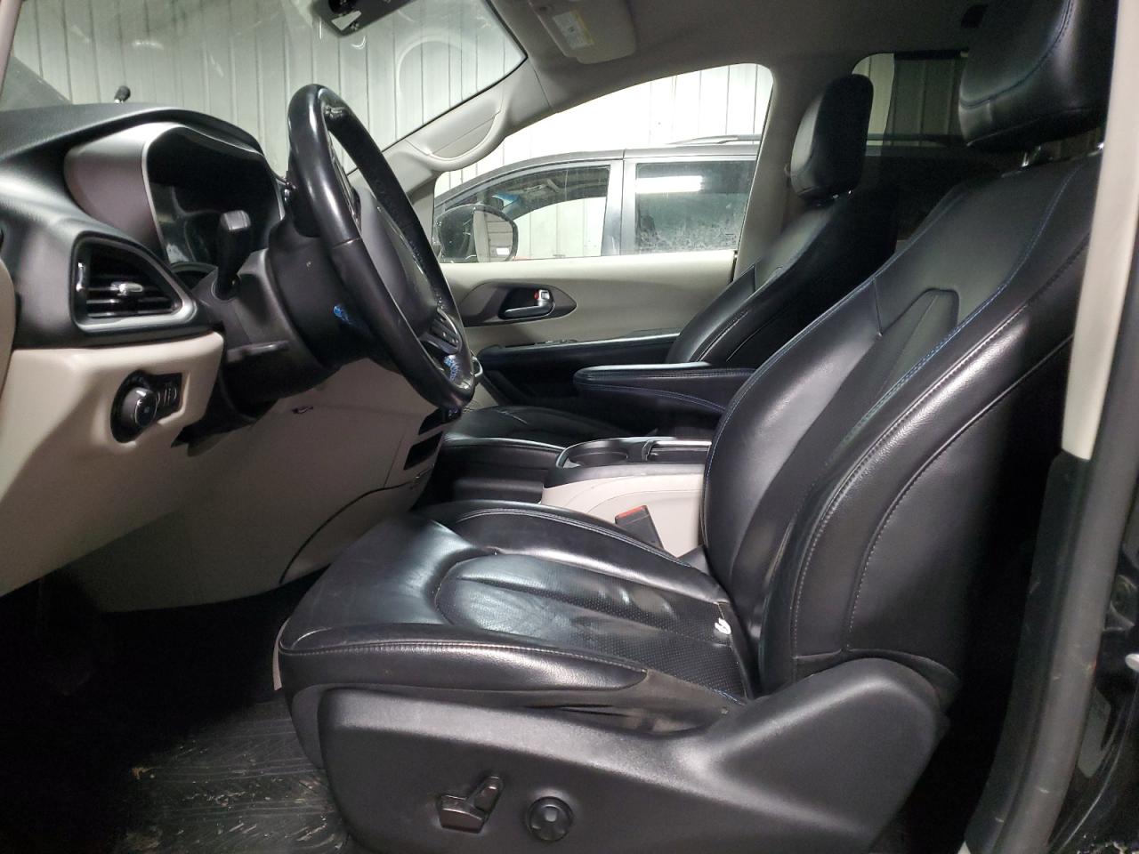 2021 Chrysler Pacifica - Image 7