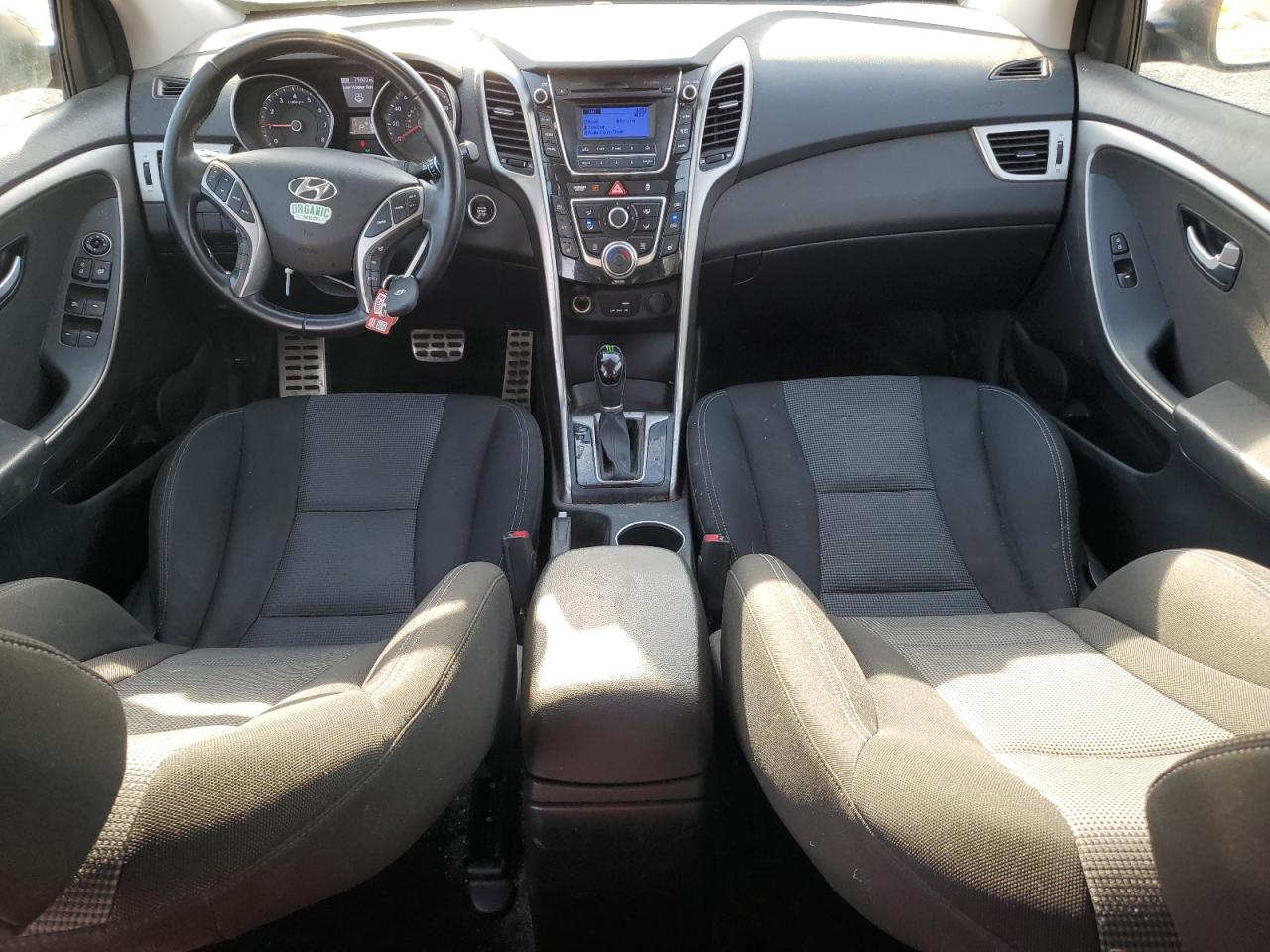 2016 Hyundai Elantra - Image 8