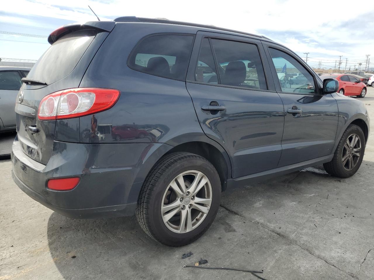 2012 Hyundai Santa Fe - Image 3