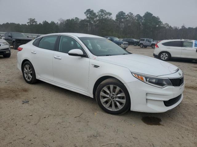 Sedans KIA OPTIMA 2017 Biały