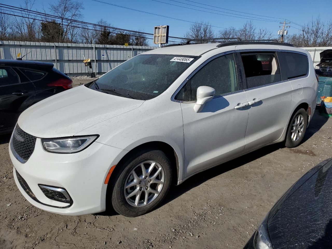 2022 Chrysler Pacifica - Image 1