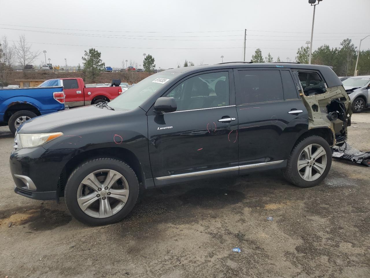 2013 Toyota Highlander - Image 1