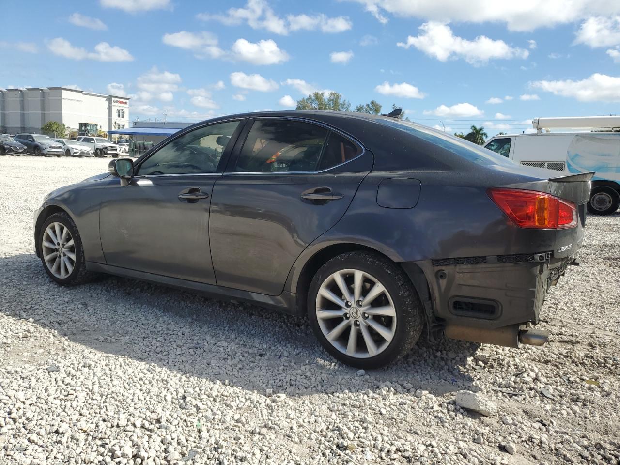 2010 Lexus IS - Image 2