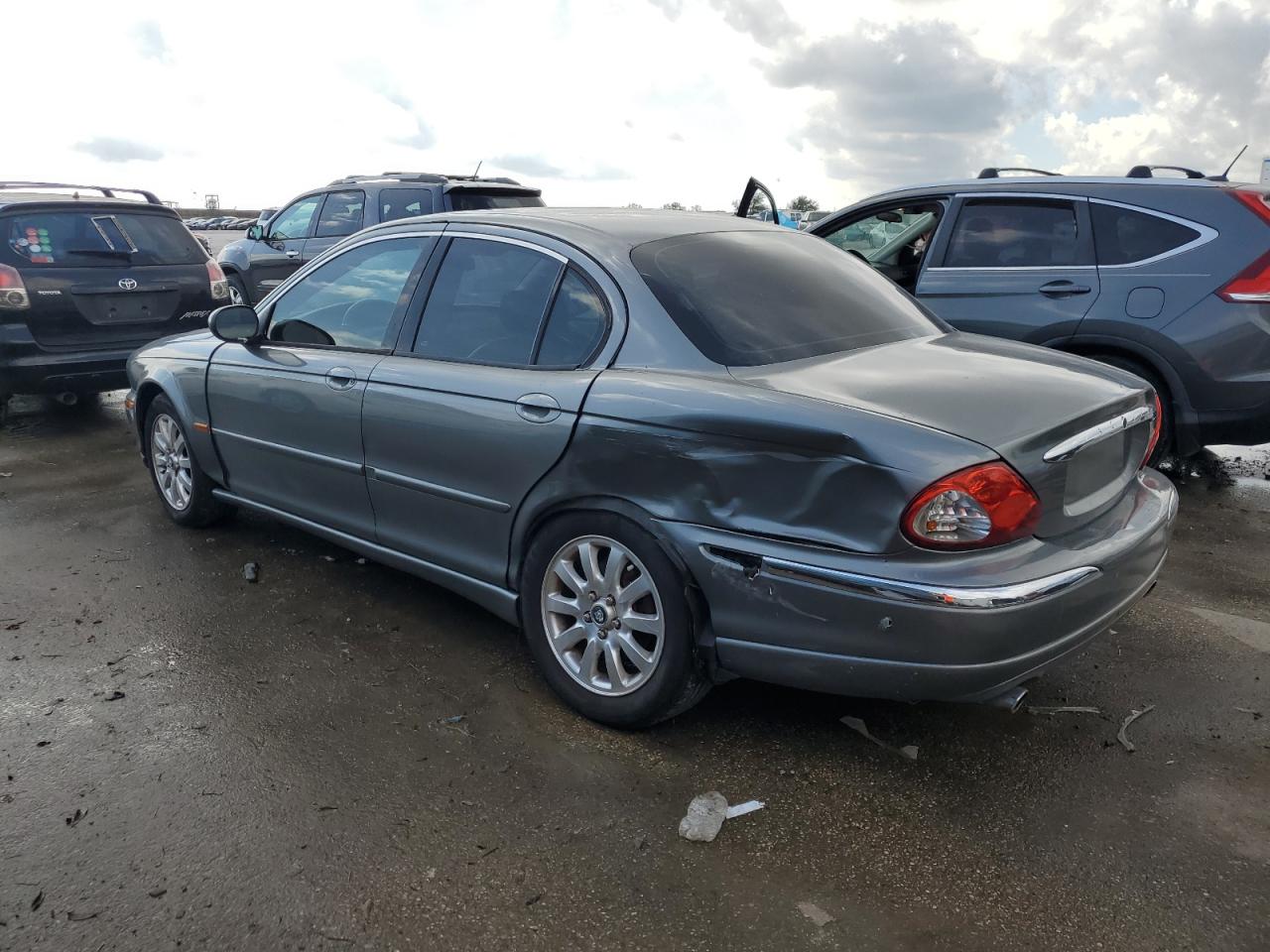 2002 Jaguar X-Type - Image 2
