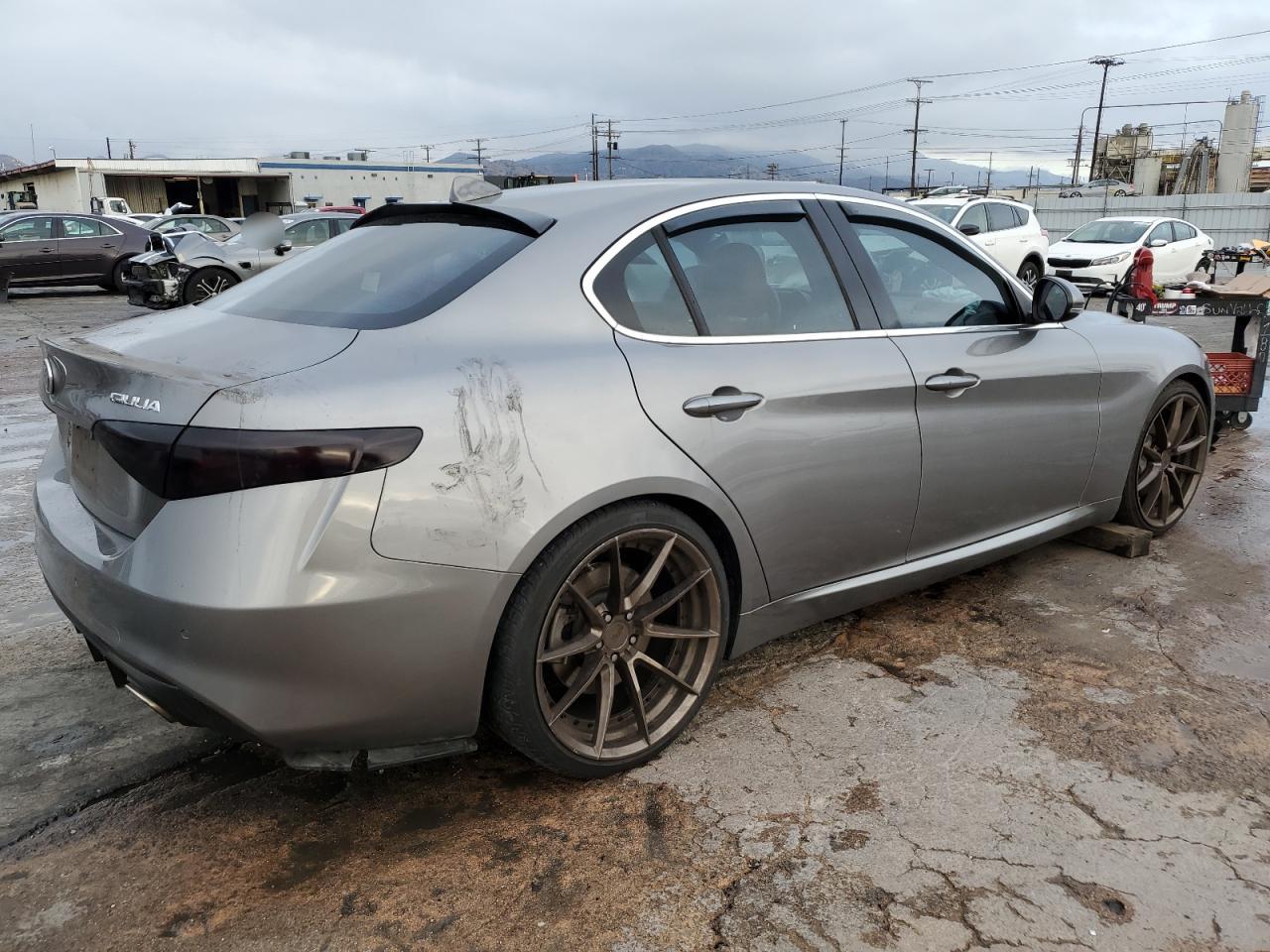 2017 Alfa Romeo Giulia - Image 3