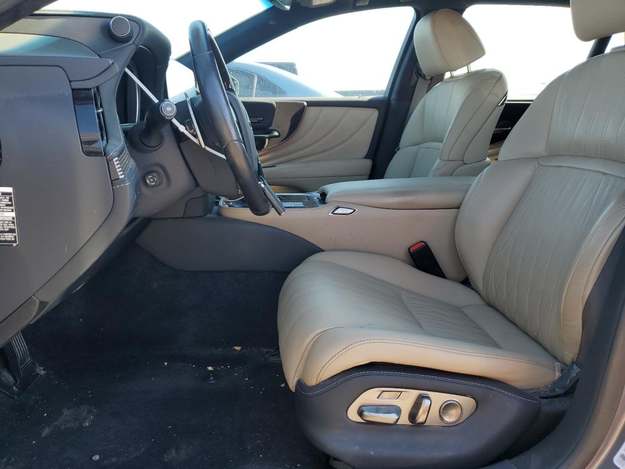 2023 Lexus LS - Image 7