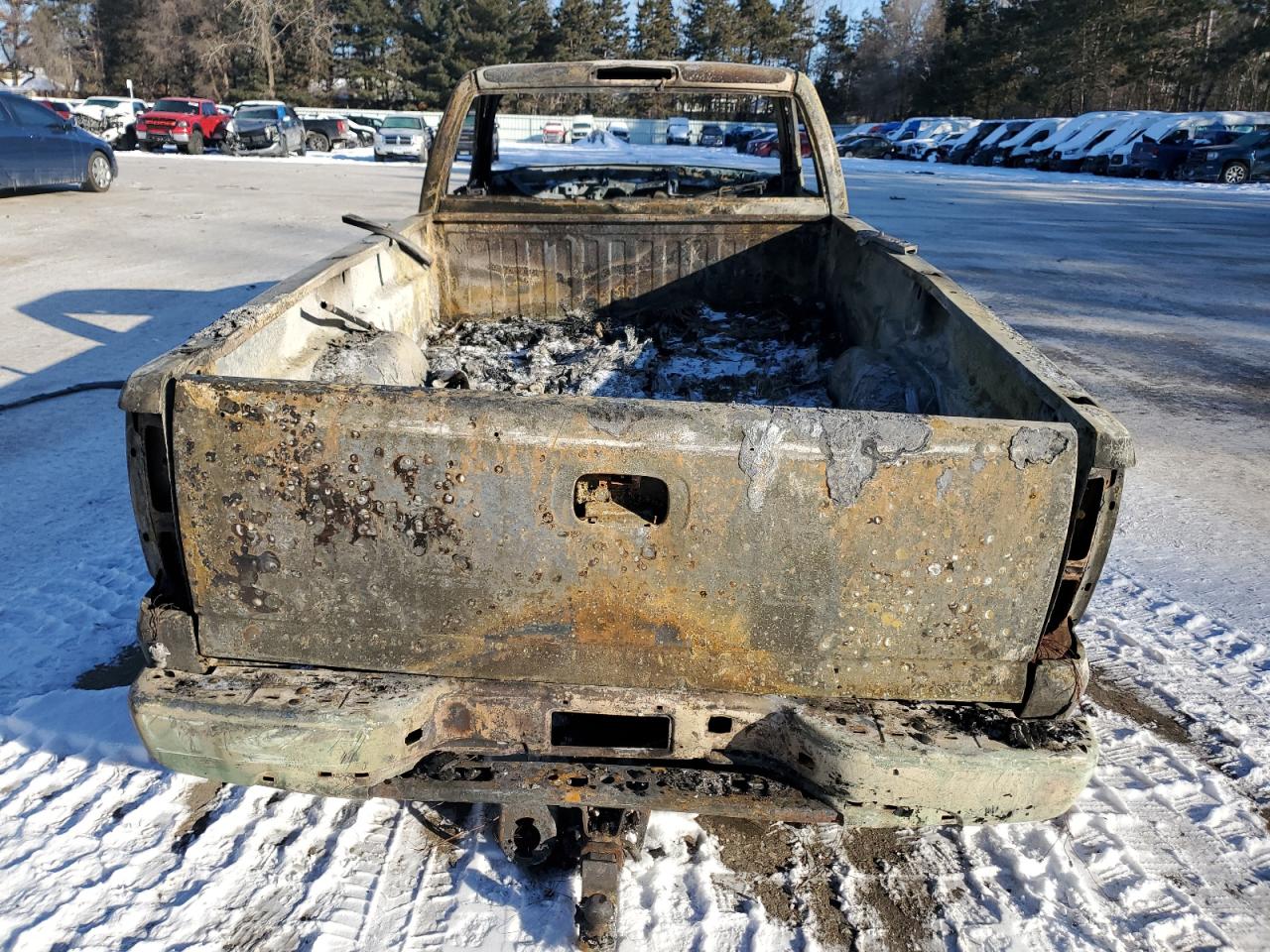 2003 Chevrolet Silverado - Image 10
