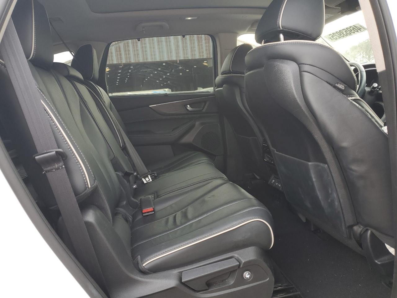2022 Acura MDX - Image 11