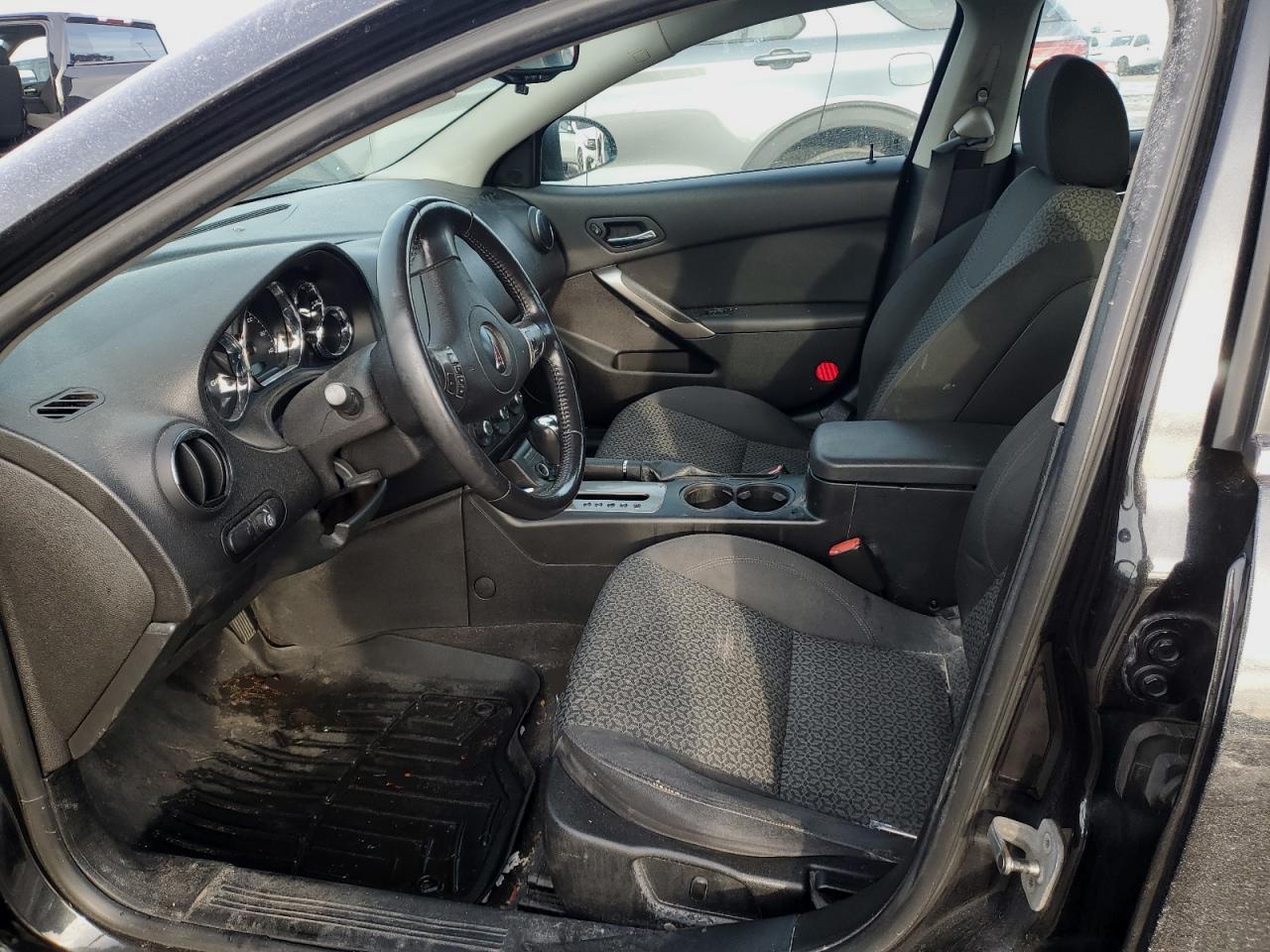 2009 Pontiac G6 - Image 7
