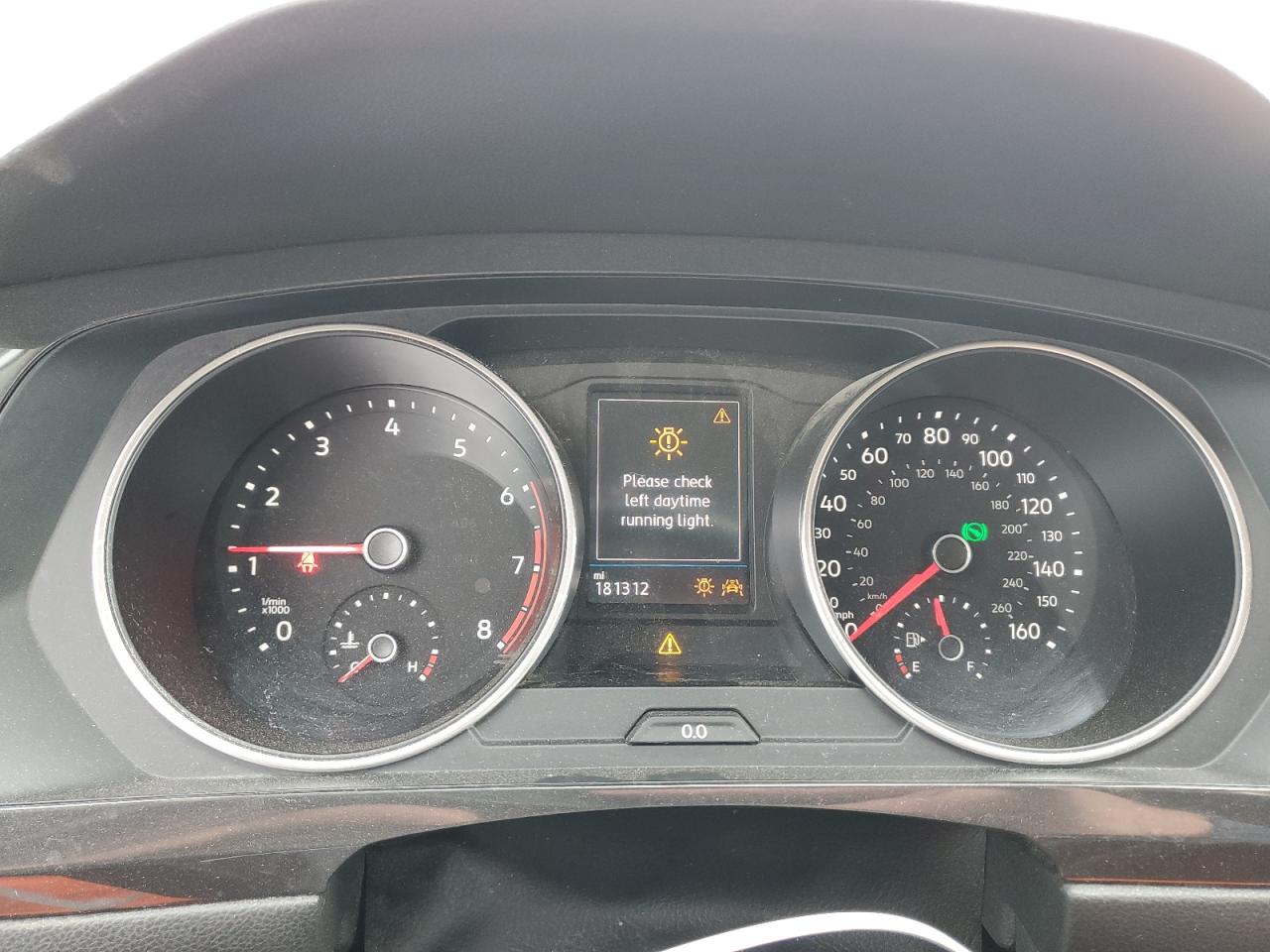 2018 Volkswagen Tiguan - Image 9