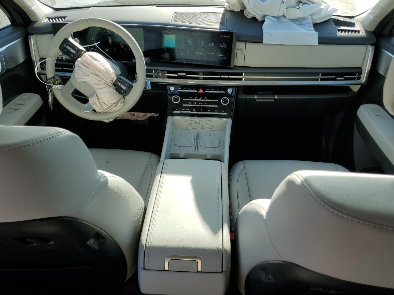2024 Hyundai Santa Fe - Image 8