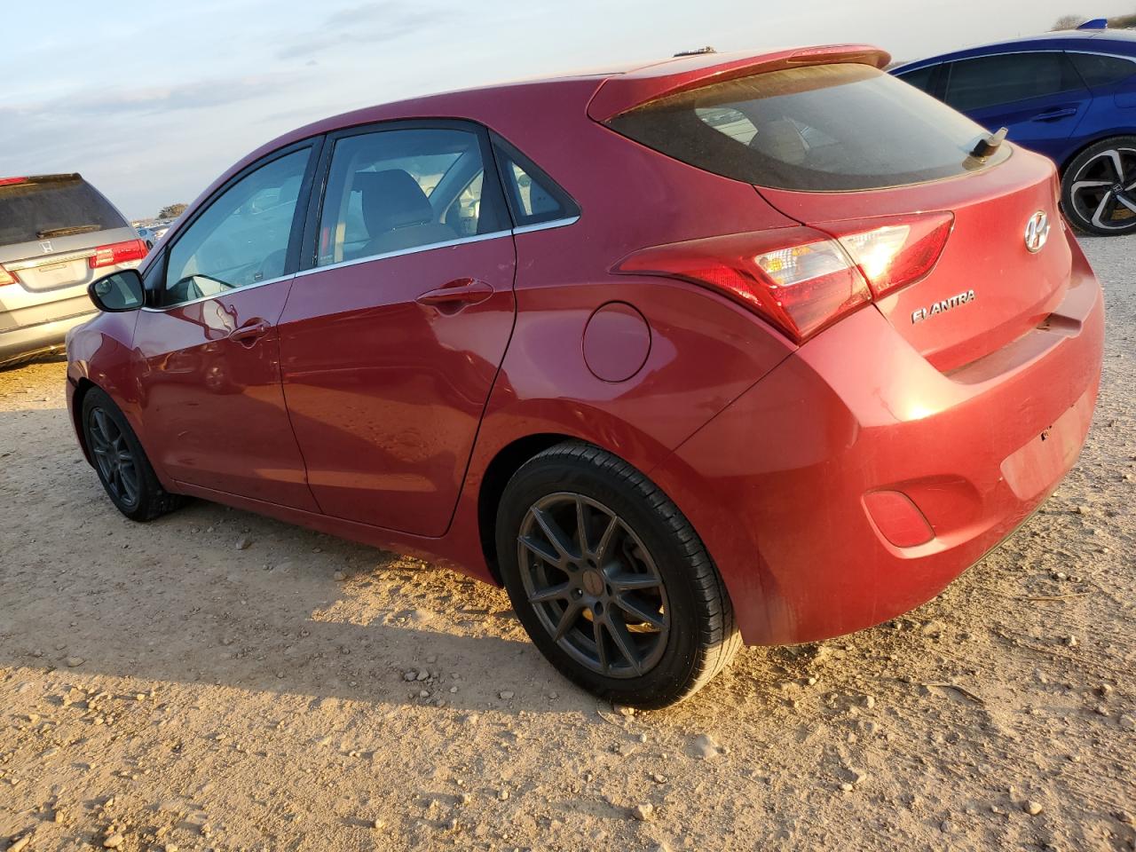 2016 Hyundai Elantra - Image 2