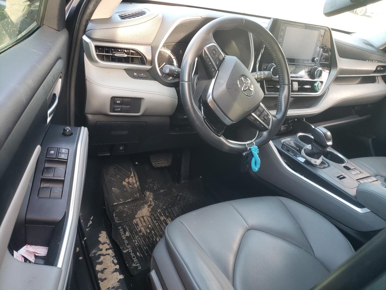 2020 Toyota Highlander - Image 8