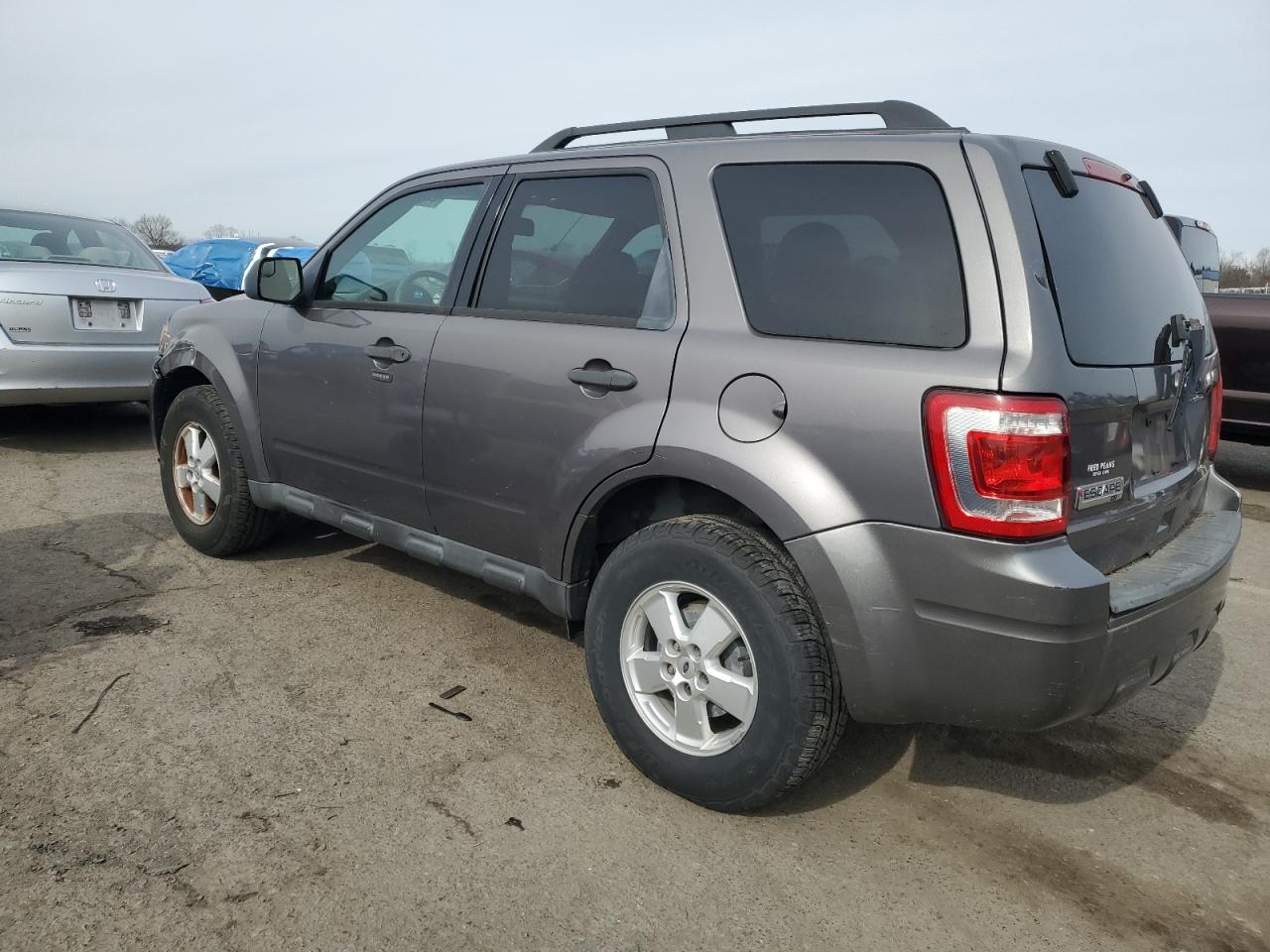 2010 Ford Escape - Image 2