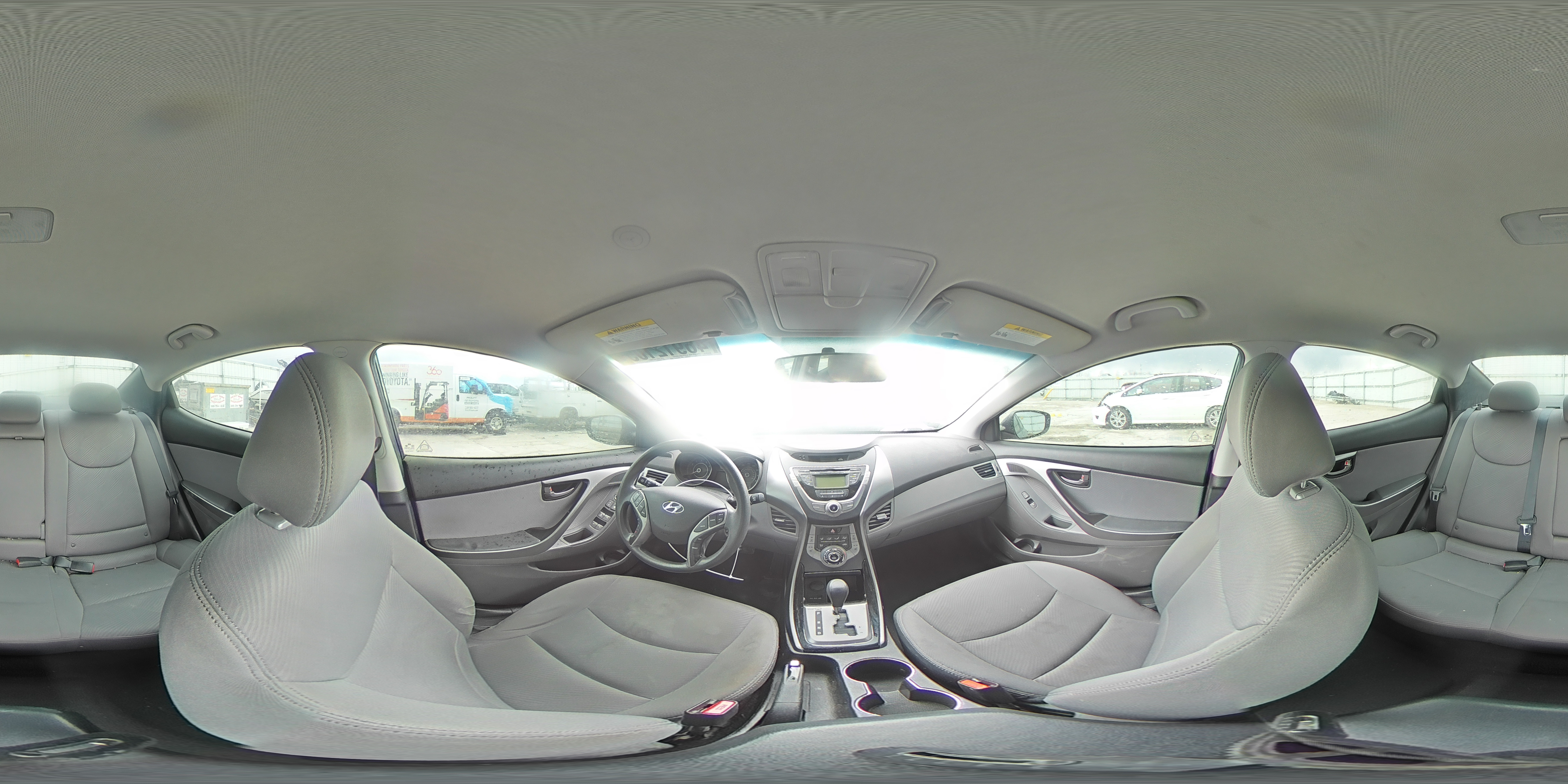 2013 Hyundai Elantra - Image 13