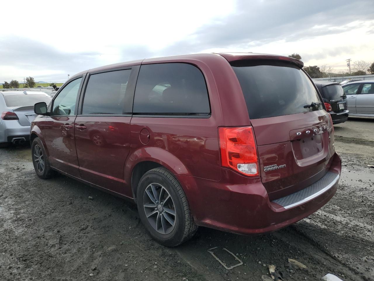 2018 Dodge Caravan - Image 2