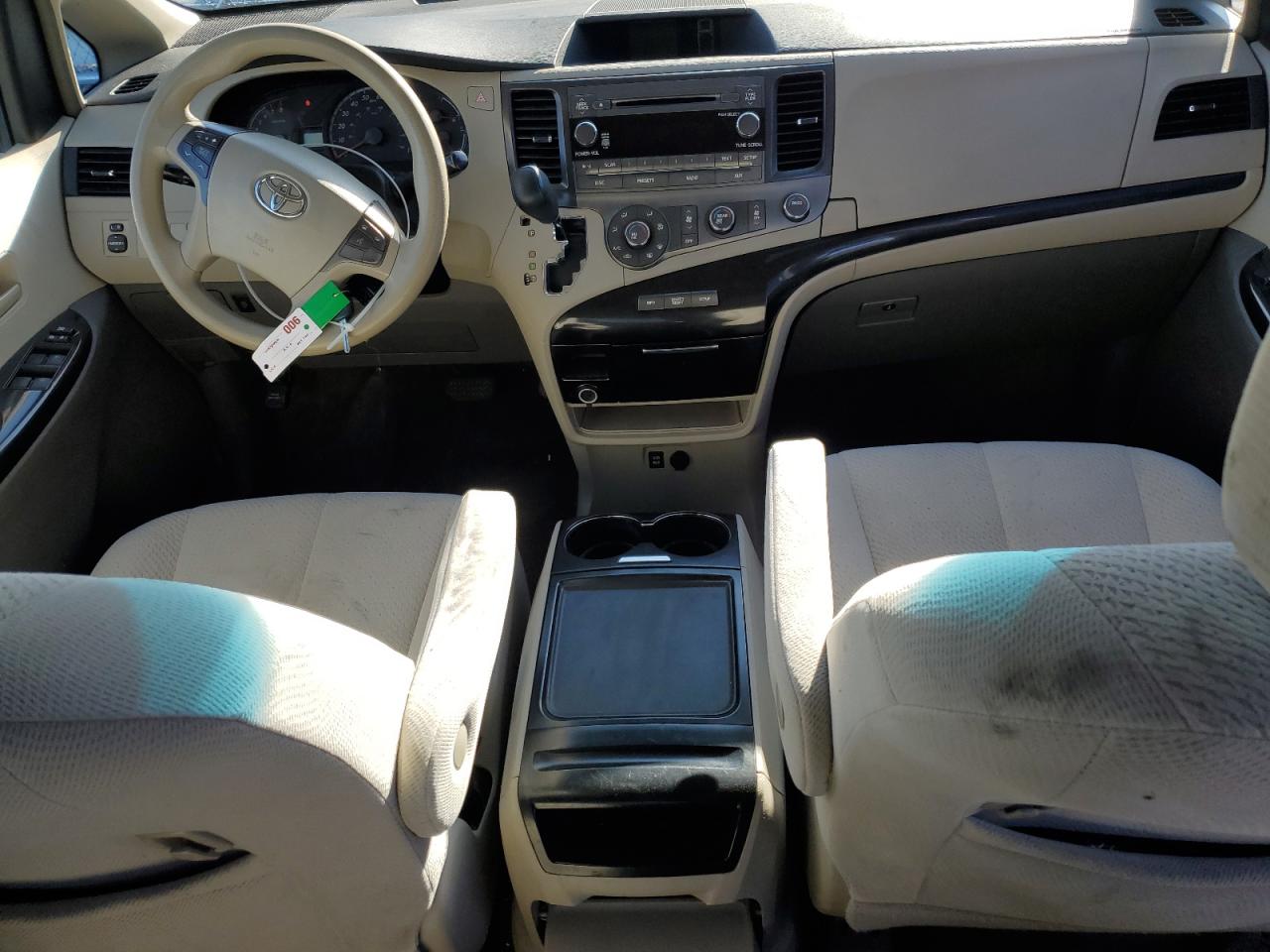 2012 Toyota Sienna - Image 8