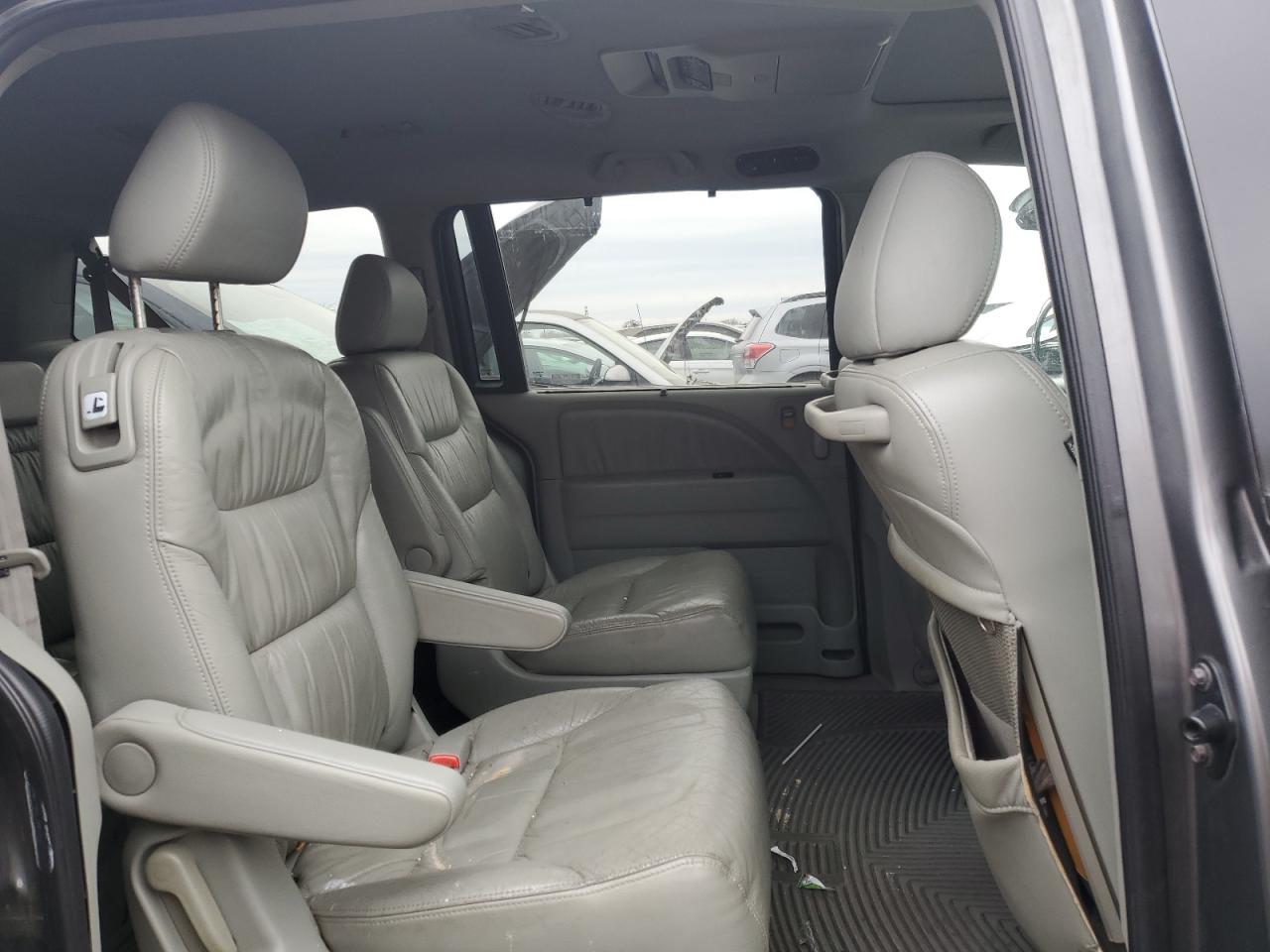 2007 Honda Odyssey - Image 11